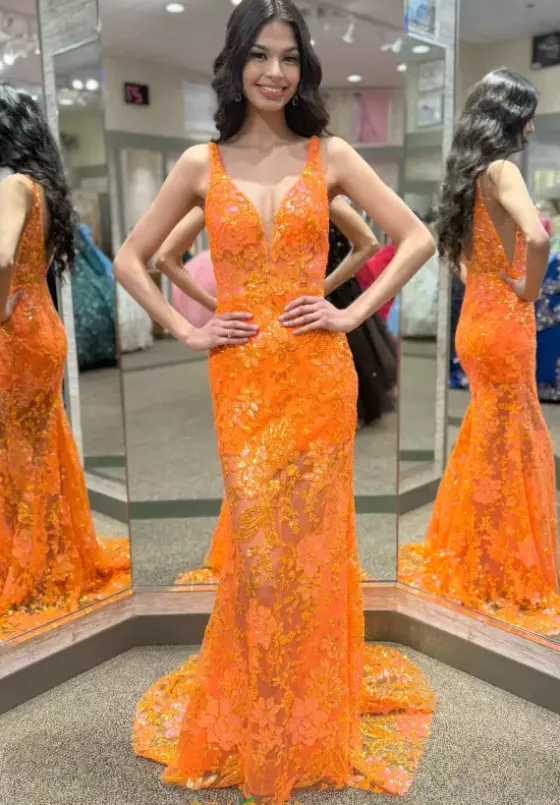 Fitted|Plus Size^Ellie Wilde EW34040