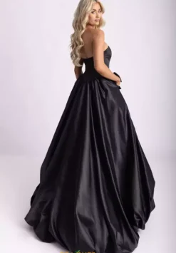 Sweet Sixteen|Plus Sized Dresses^Rachel Allan 71035